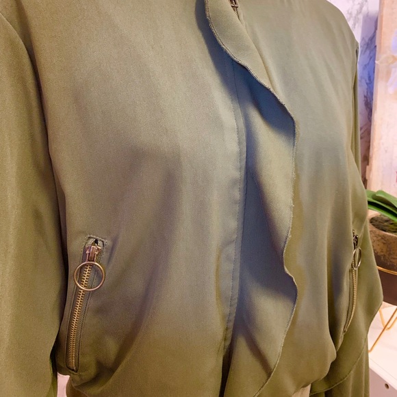 Who What Wear Olive Green bomber jacket - Picture 2 of 7